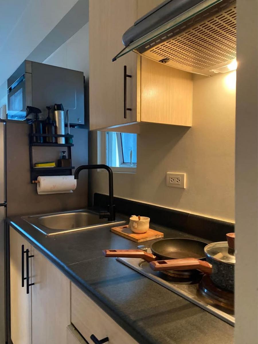 STUDIO FOR RENT AT THE COLUMNS LEGAZPI VILLAGE, MAKATI