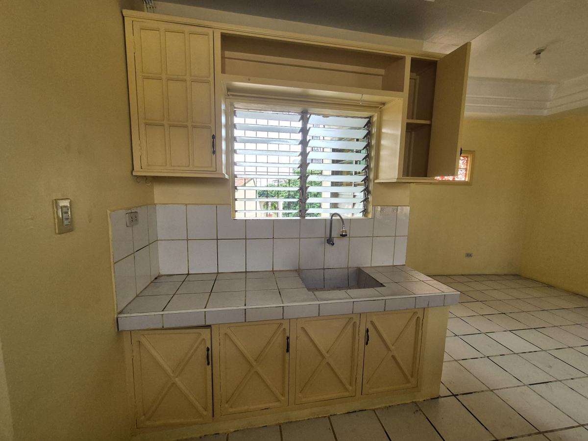 RESIDENTIAL/COMMERCIAL BUILDING FOR SALE